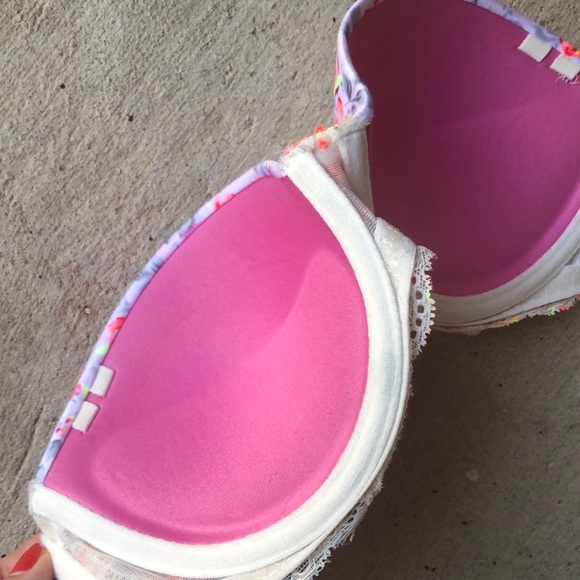 VS Pink Push Up Strapless Bra 🌹 - Picture 4 of 7